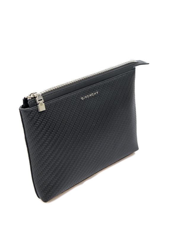 Givenchy travel pouch black Givenchy  travel pouch black - www.derodeloper.com - Derodeloper.com
