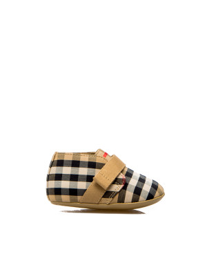 Ontevreden Pluche pop Manie Burberry Kids Sandals For Kids Buy Online In Our Webshop Derodeloper.com.