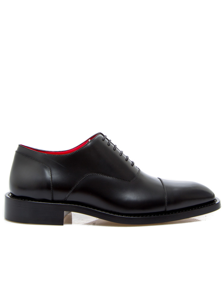 Balenciaga Leather Shoe | Credomen