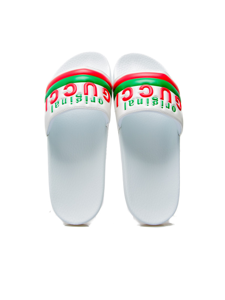 white gucci flip flops